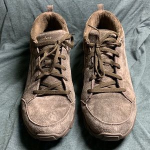 Sketchers memento relaxed fit arch fit compulsion sneaker